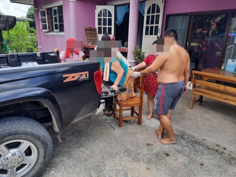 องค์การบริหารส่วนตำบลวังขอนขว้างรับส่งผู้ป่วยติดเชื้อไวรัสโคโรนา2019 เข้าตรวจเอกซ์เรย์ปอดที่โรงพยาบาล ในวันที่ 1-15 เมษายน พ.ศ.2565